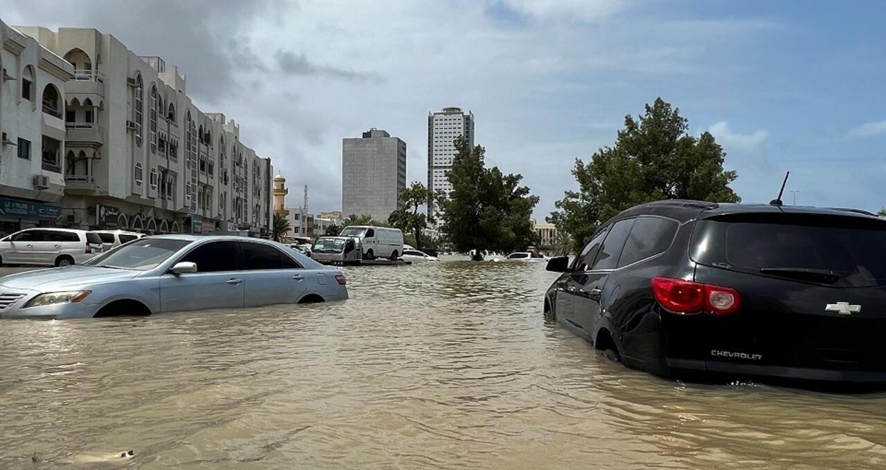 الإمارات .. مصرع سبعة أشخاص من جنسيات آسيوية جراء السيول