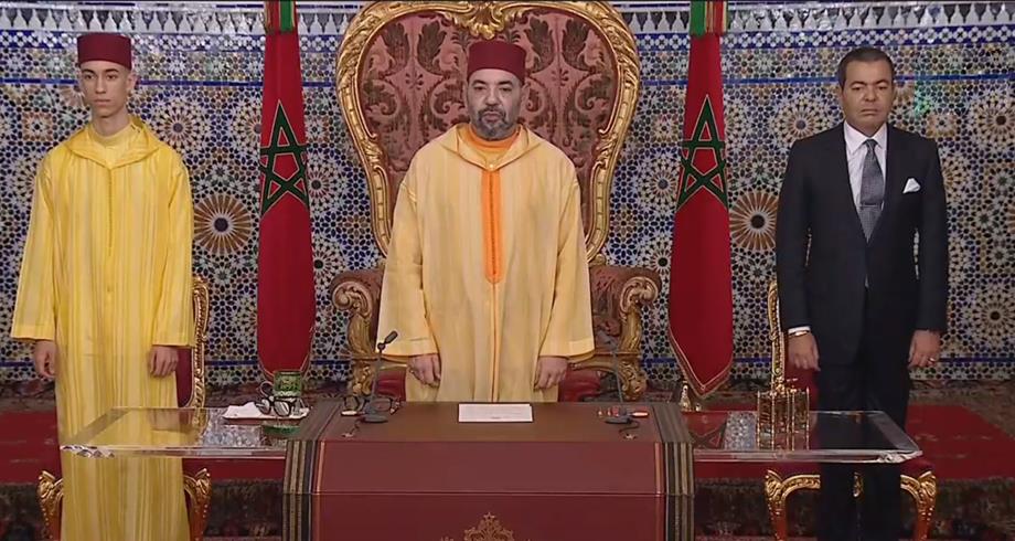 Le Roi Mohammed VI souligne la gestion singulière des effets de la crise de la Covid-19