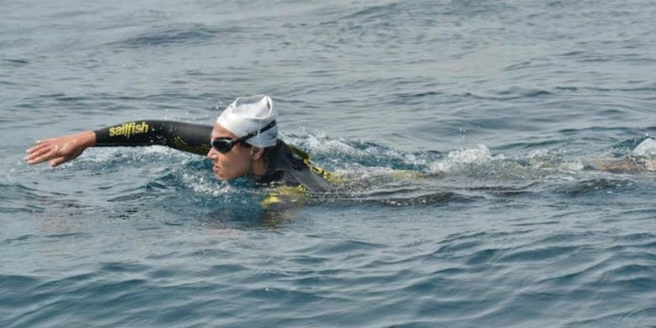 La Marocaine Nadia Ben Bahtane relève le défi de nager 24 km en eau libre entre Taghazout et Agadir


