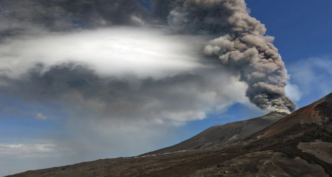 Italie : suspension des vols à l&rsquo;aéroport de Catane en raison des cendres volcaniques de l&rsquo;Etna