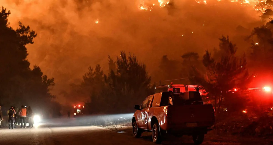 Grèce : Niveau d’alerte incendies de forêt relevé suite à plusieurs départs de feu