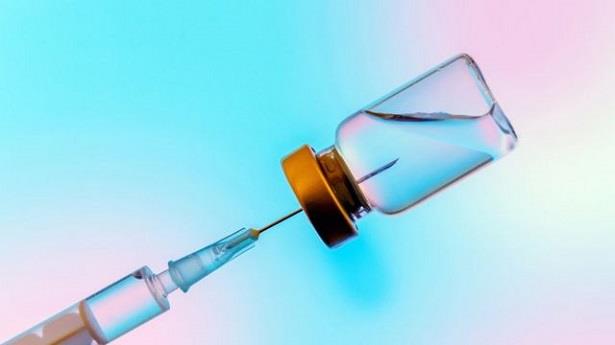 خبير صيني: الجرعة الثالثة للقاح كوفيد-19 تقلل معدلات الإصابة بأعراض شديدة والوفاة
