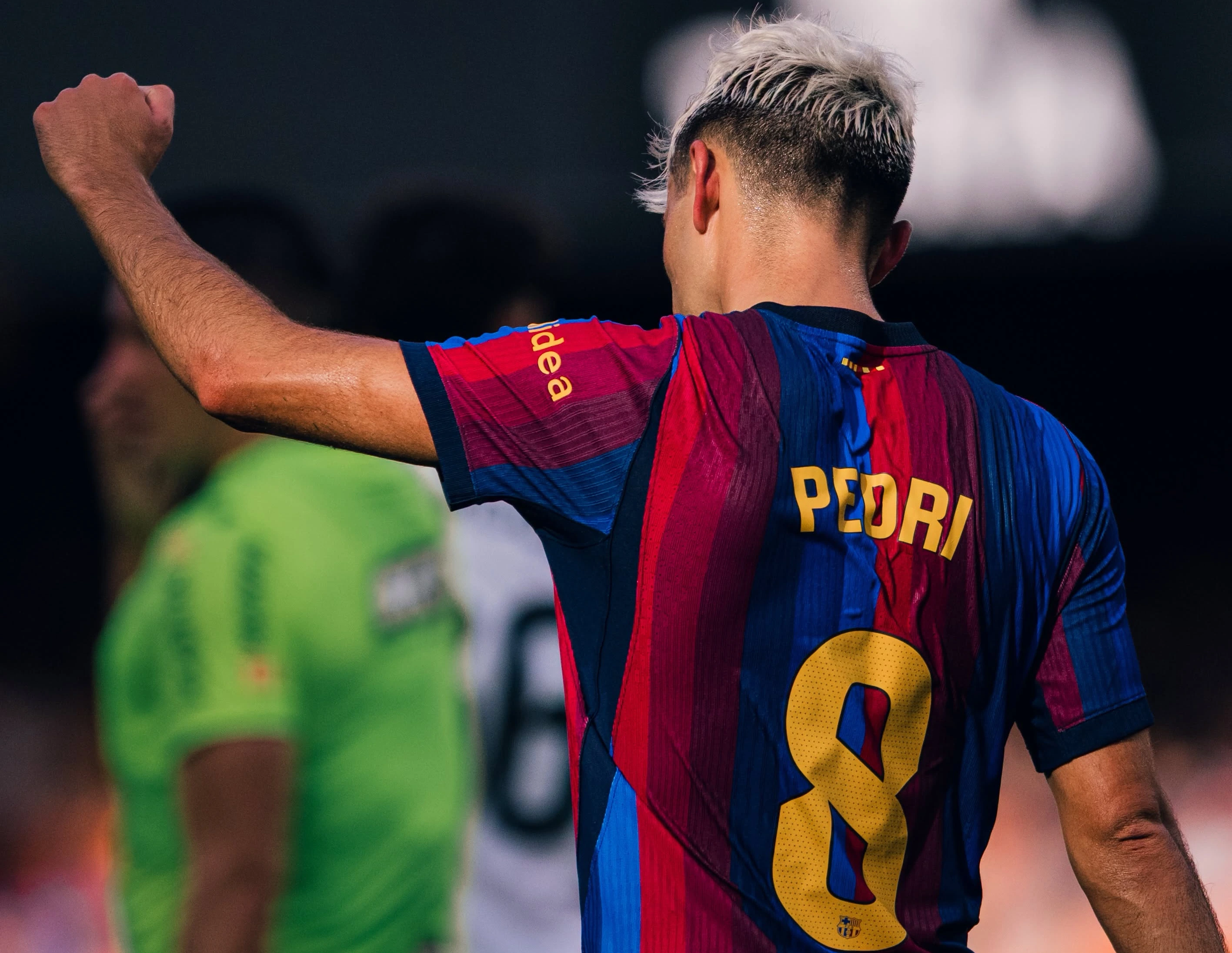برشلونة يسحق فالنسيا بخماسية وينفرد بصدارة الدوري الإسباني