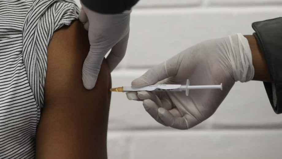Grèce: le rappel vaccinal ouvert dès 3 mois après les deux injections