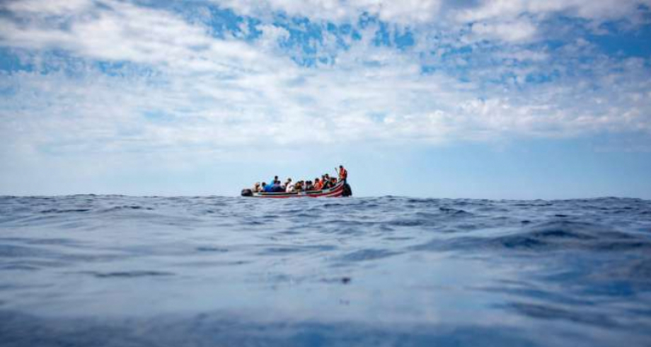 وفاة 17 مهاجرا سريا إثر غرق قواربهم قبالة سواحل تونس
