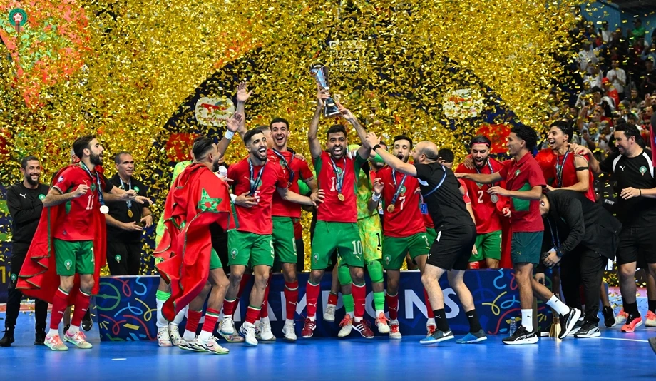 تفاعل واسع في السوشل ميديا مع تألق أسود القاعة وإشادة جماهيرية باستراتيجية الدكيك