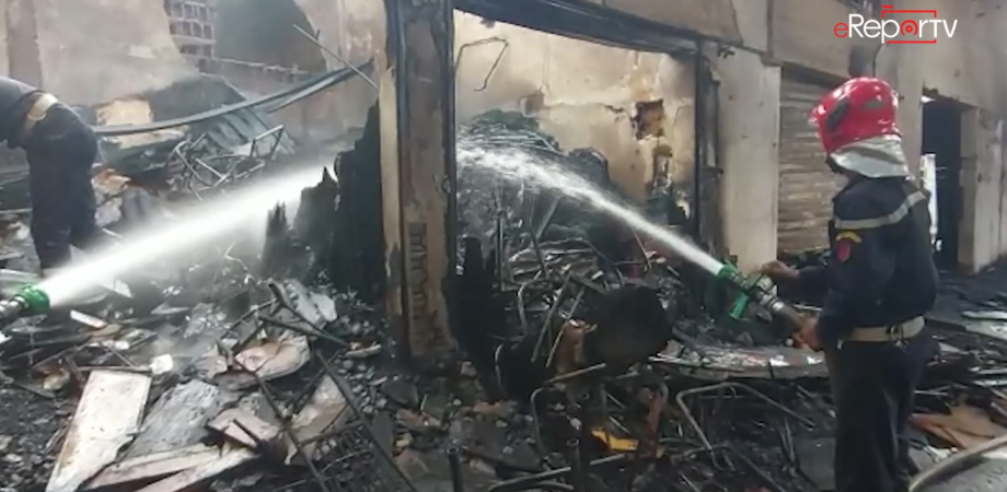 مخلفات الحريق المهول الذي اندلع في سوق القريعة جناح الخشب بالدار البيضاء