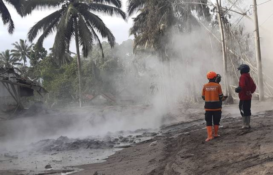 Indonésie : 39 morts dans l'éruption du volcan Semeru