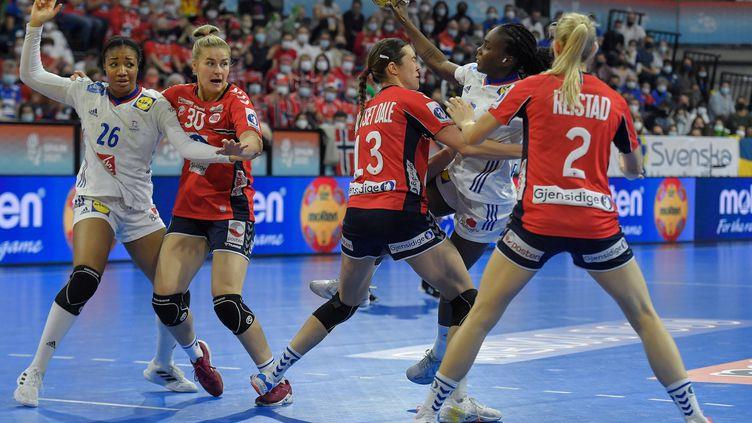 Mondial 2021 de handball dames: la Norvège championne du monde aux dépens de la France (29-22)