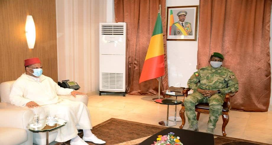 Le Président de la Transition au Mali reçoit l'ambassadeur du Maroc au terme de sa mission à Bamako