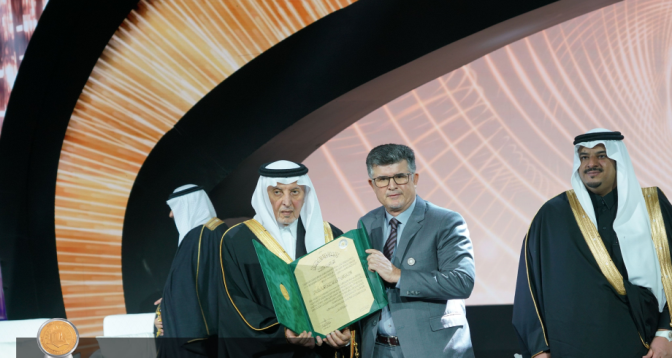 محمد مشبال: جائزة الملك فيصل للغة العربية والأدب "زادت من شغفي في العمل"