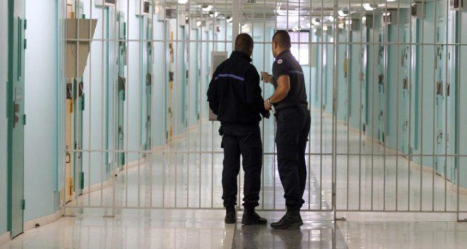 France: nouveau record de détenus dans les prisons