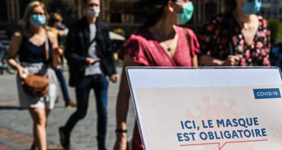 فرنسا تفرض ارتداء الكمامات في شوارع باريس