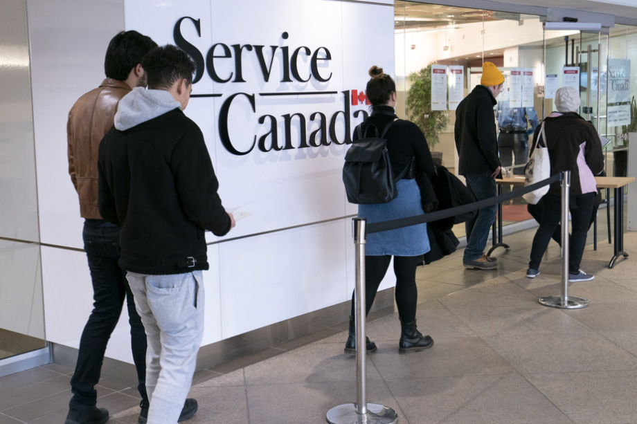 Covid-19: le Canada veut priver les non-vaccinés de l'assurance chômage

